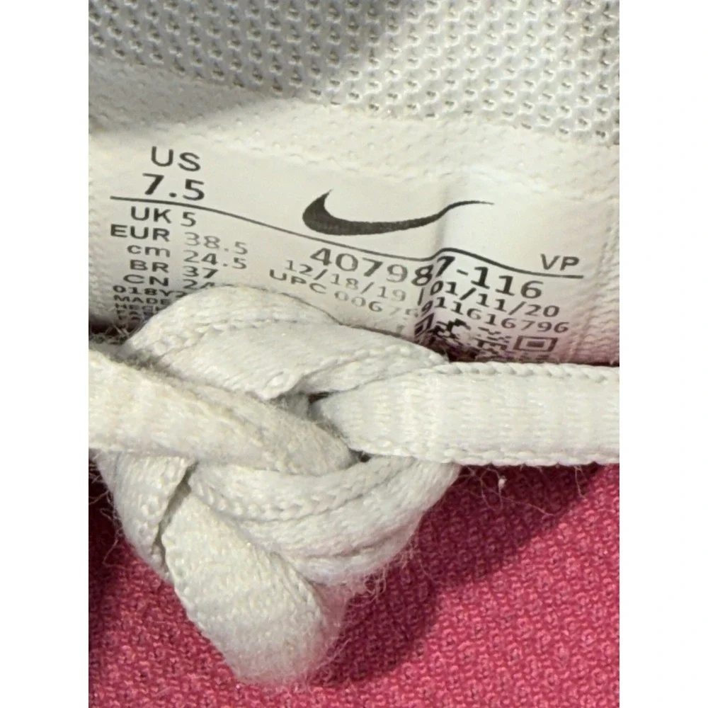 Nike Reax Run 5 Womens Size 7.5 White Silver Pink Running Walking Shoes Sneakers